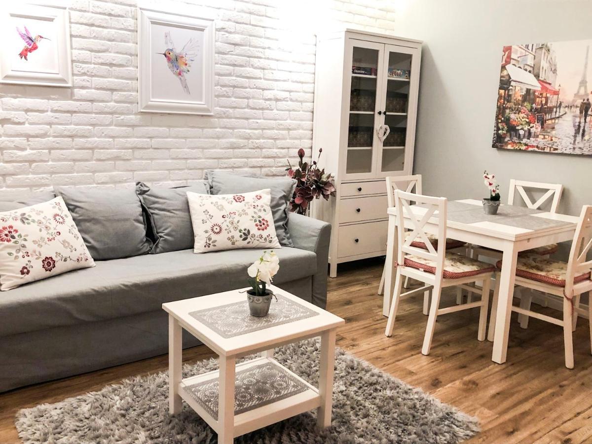 Apartament Luscinia Z 2 Sypialniami คราคูฟ ภายนอก รูปภาพ